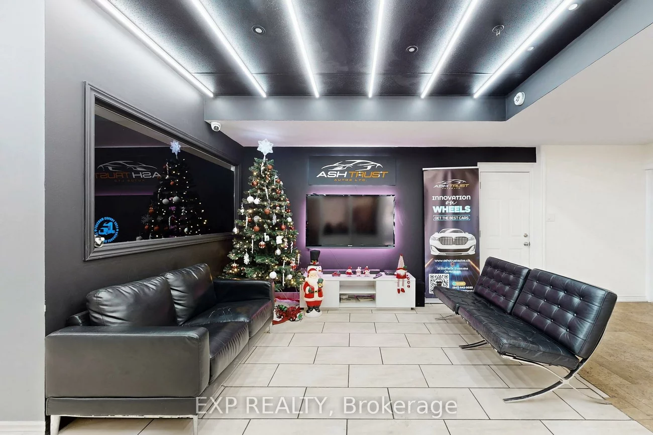 32, Stoffel, West Humber-Clairville, Toronto