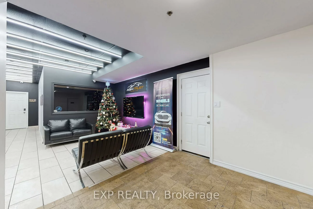 32, Stoffel, West Humber-Clairville, Toronto