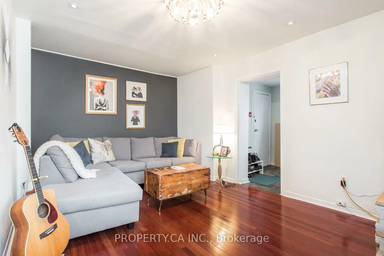 22, Brad, Junction Area, Toronto