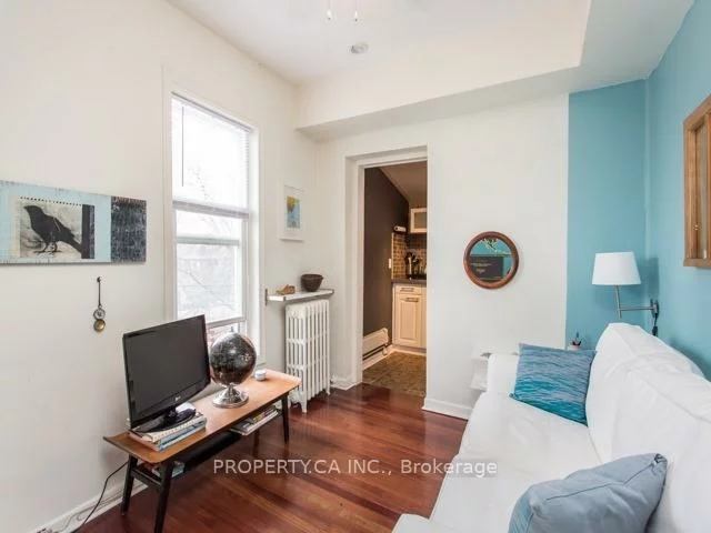 22, Brad, Junction Area, Toronto