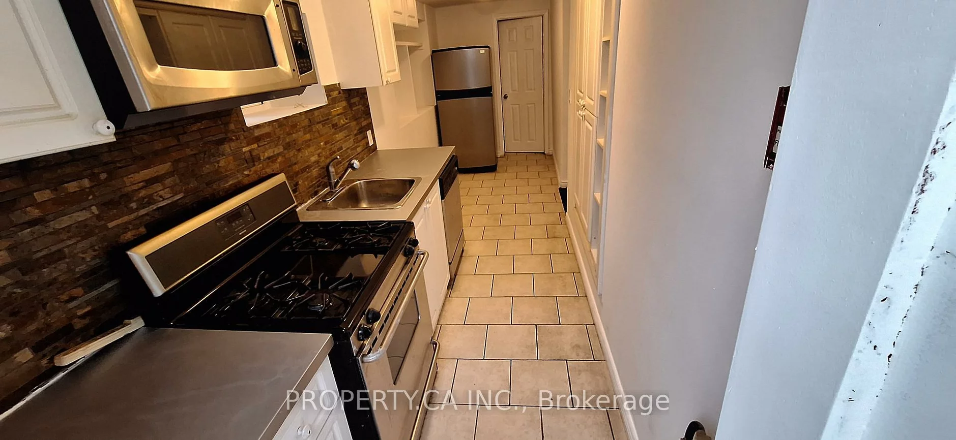 22, Brad, Junction Area, Toronto