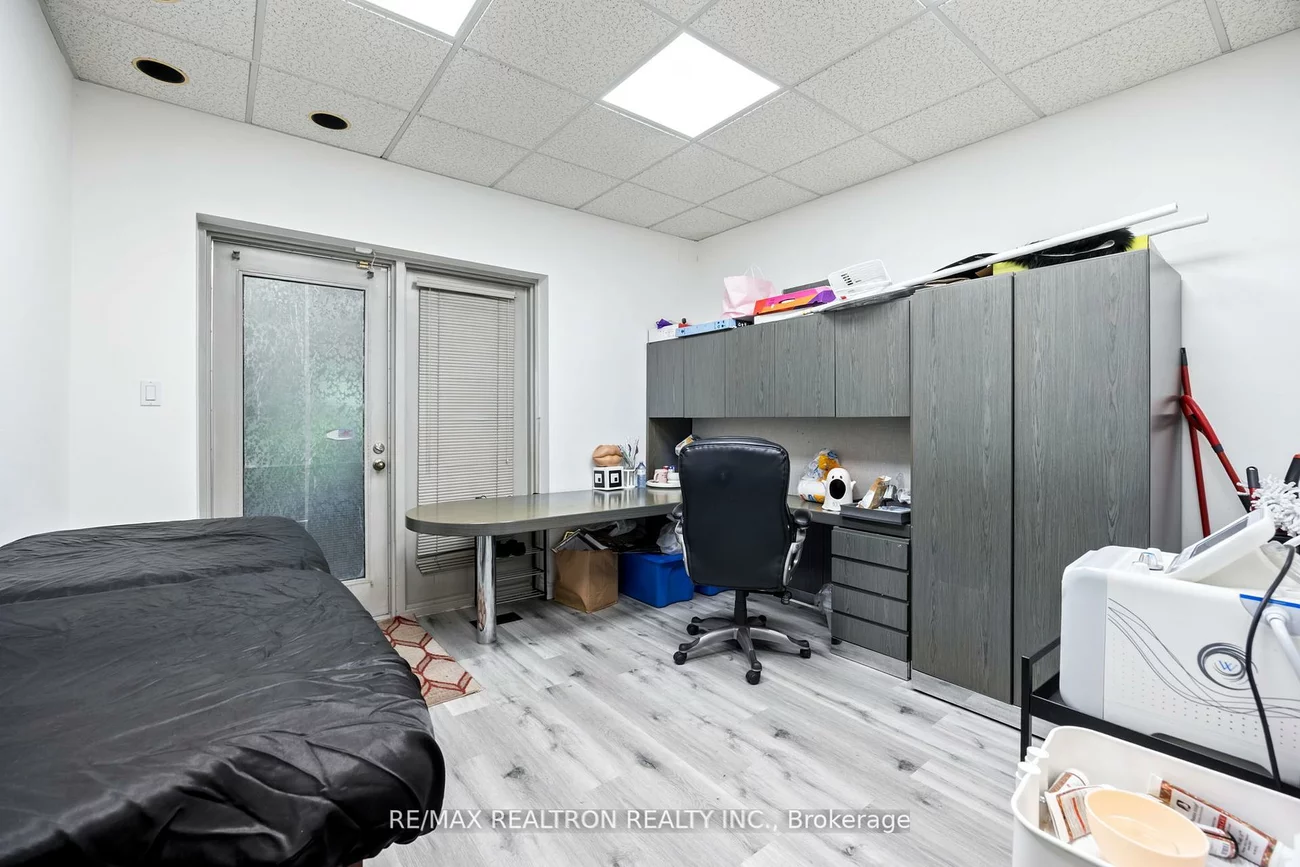 1611, Bloor, High Park-Swansea, Toronto