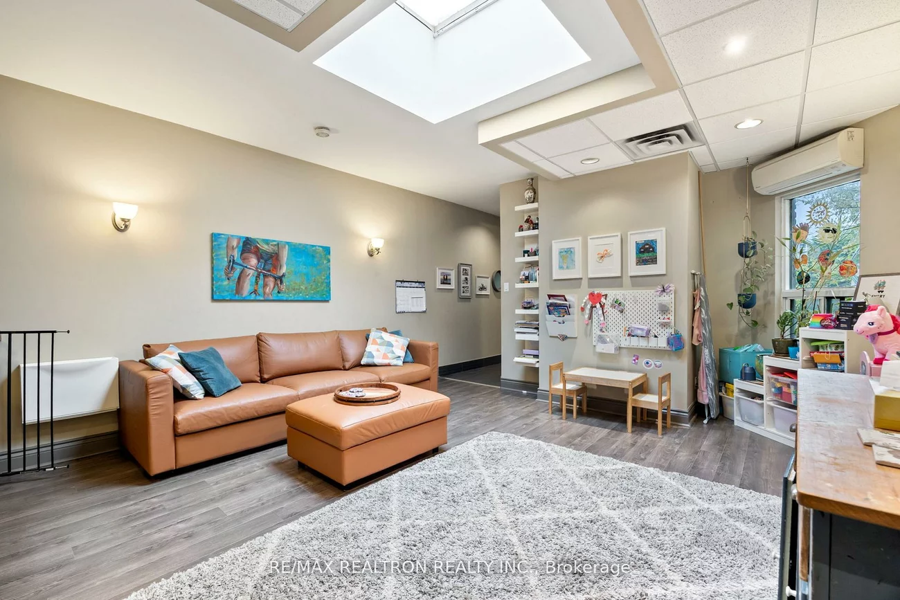 1611, Bloor, High Park-Swansea, Toronto