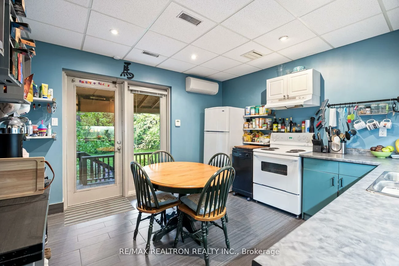 1611, Bloor, High Park-Swansea, Toronto