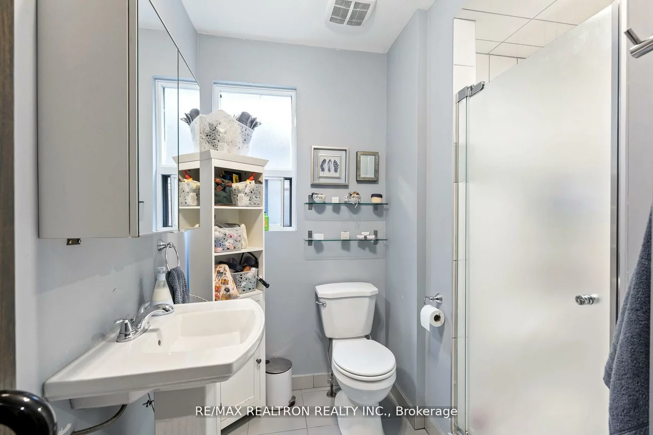 1611, Bloor, High Park-Swansea, Toronto