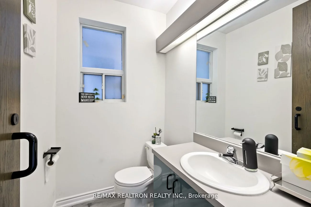 1611, Bloor, High Park-Swansea, Toronto