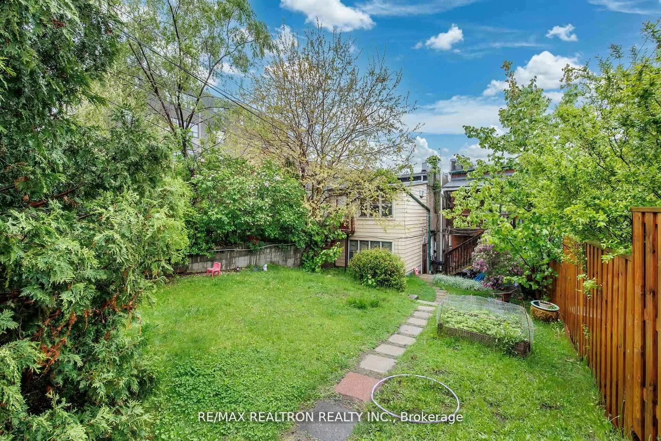 1611, Bloor, High Park-Swansea, Toronto