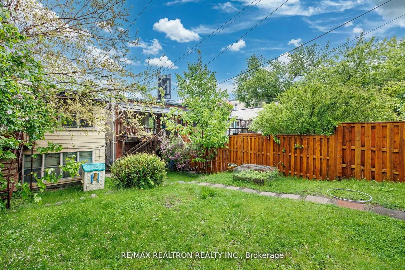 1611, Bloor, High Park-Swansea, Toronto