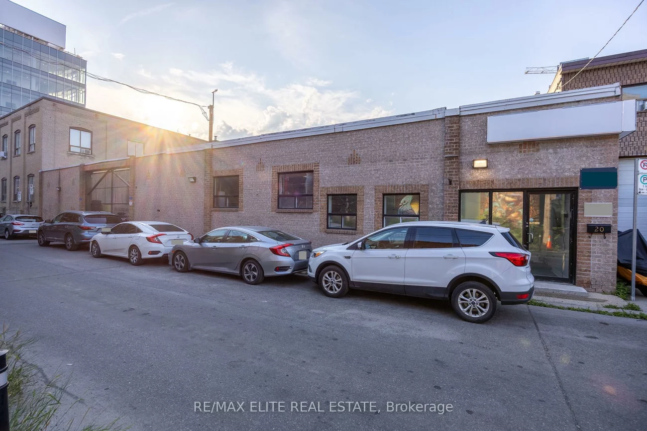 20, Jenet, Dovercourt-Wallace Emerson-Junction, Toronto