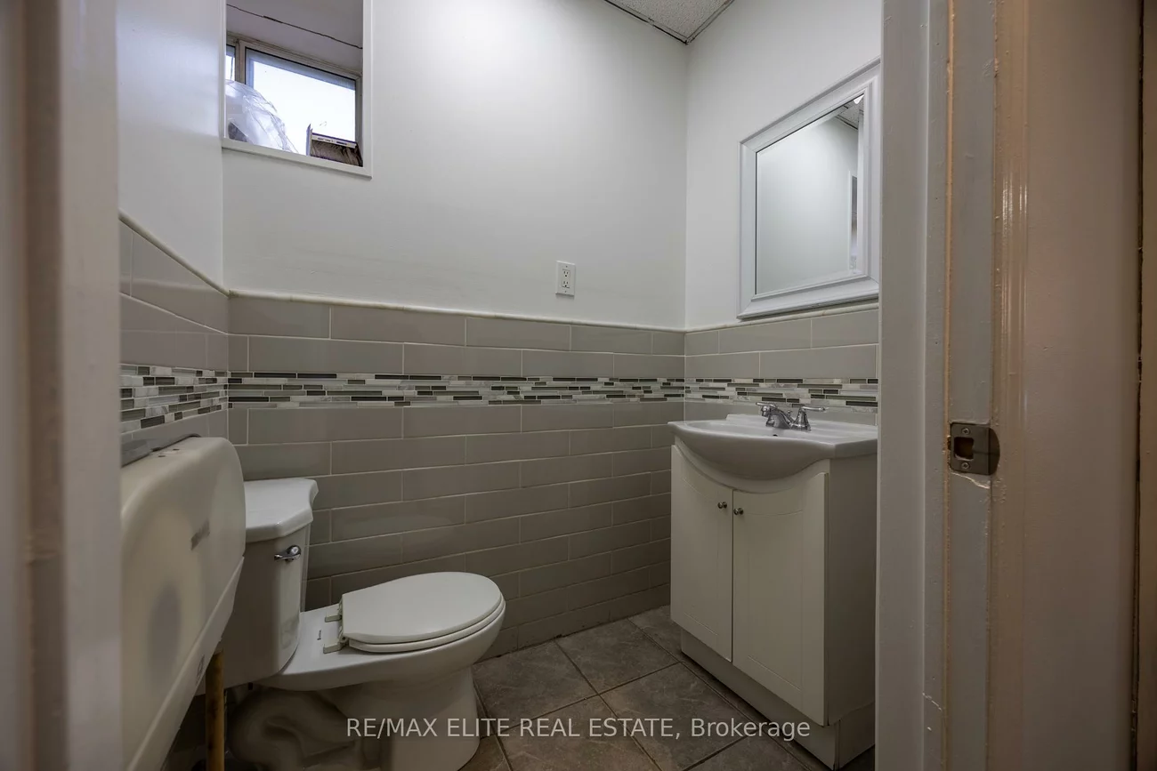 20, Jenet, Dovercourt-Wallace Emerson-Junction, Toronto