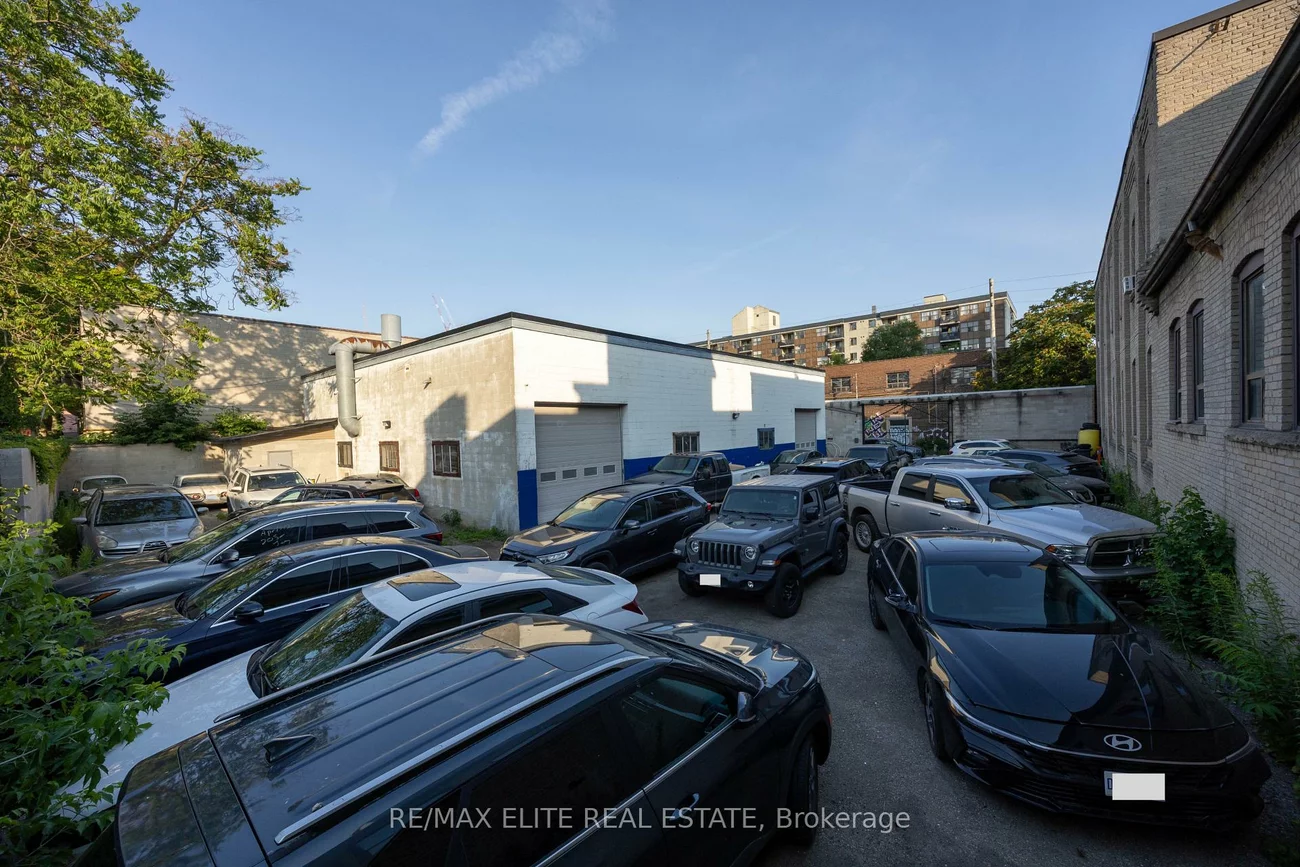 20, Jenet, Dovercourt-Wallace Emerson-Junction, Toronto