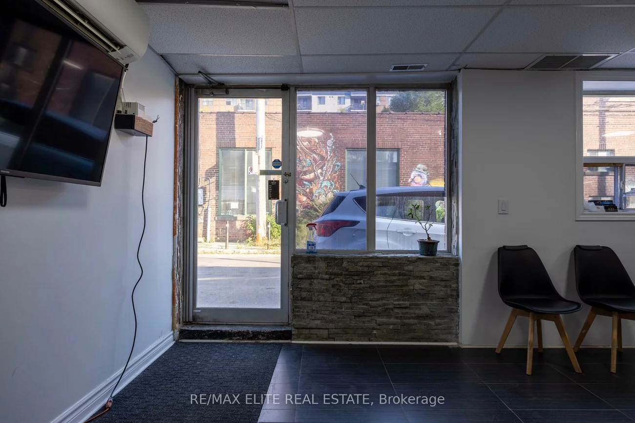 20, Jenet, Dovercourt-Wallace Emerson-Junction, Toronto