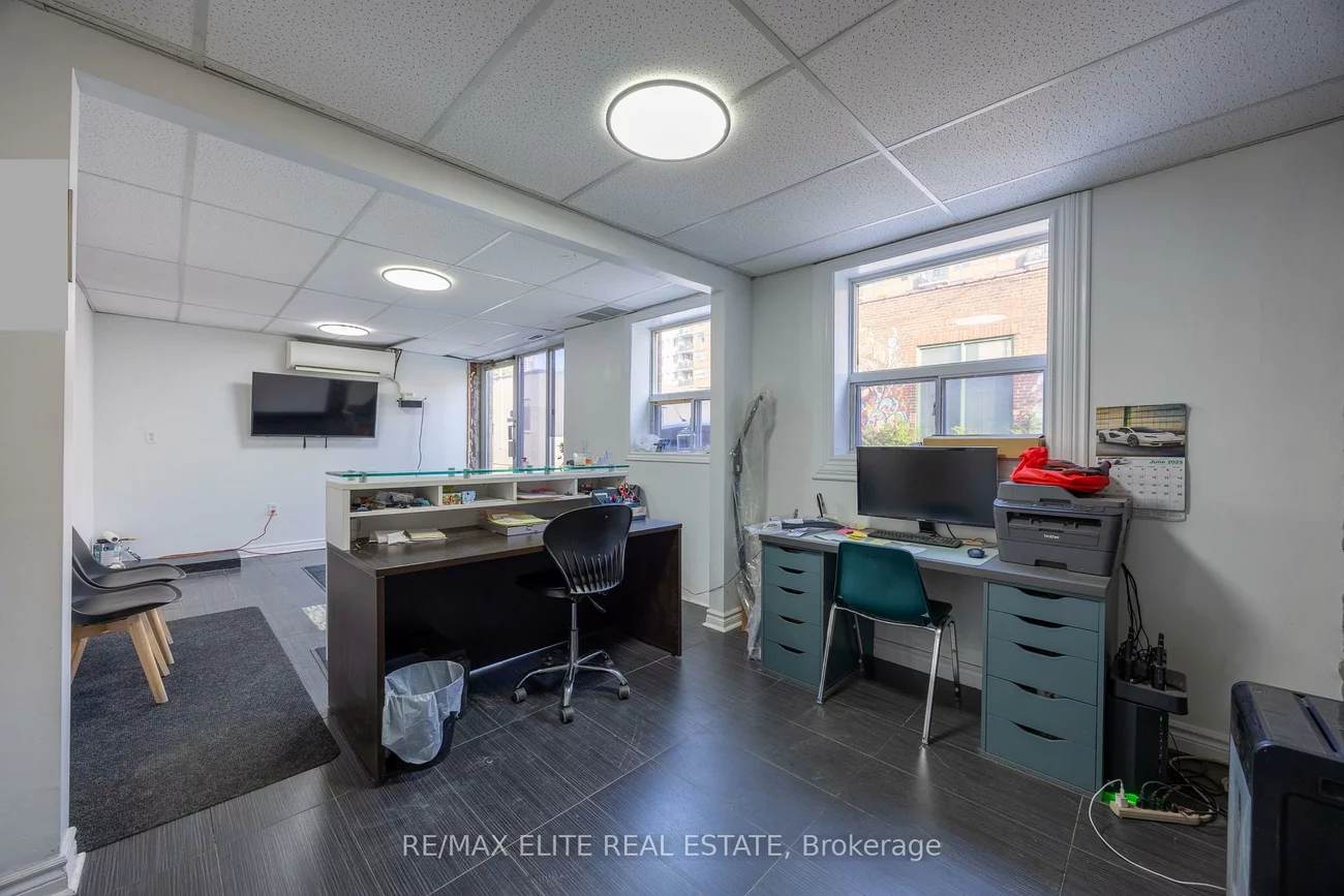 20, Jenet, Dovercourt-Wallace Emerson-Junction, Toronto