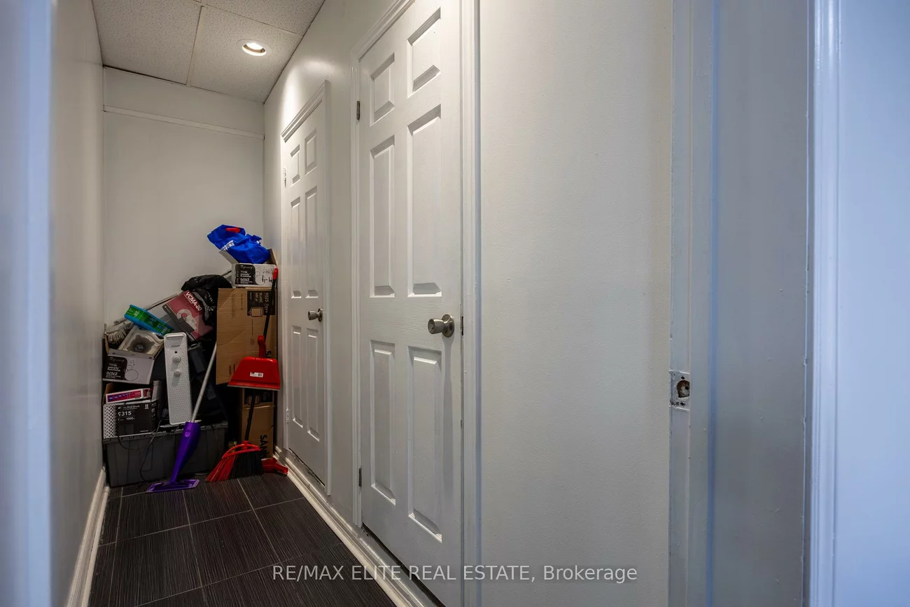 20, Jenet, Dovercourt-Wallace Emerson-Junction, Toronto