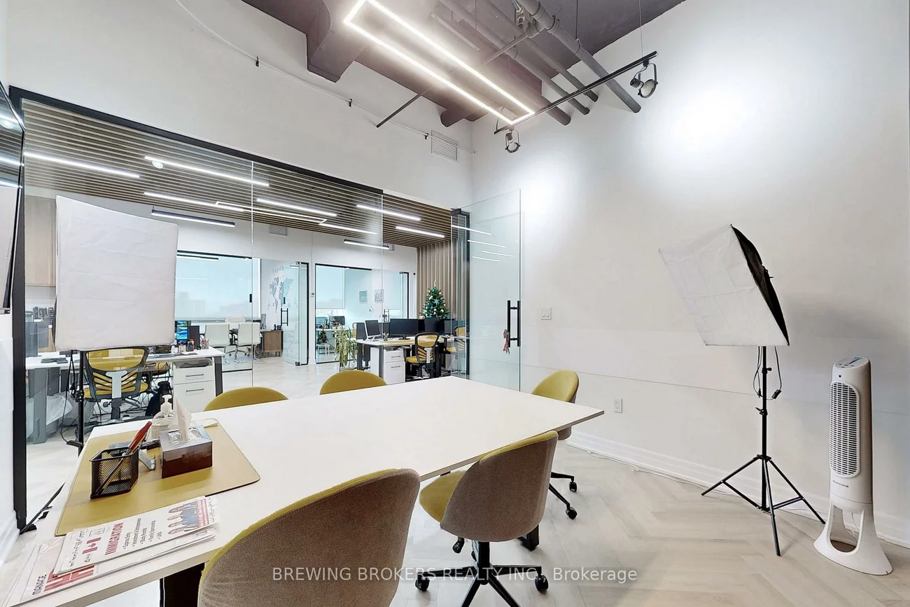 1275, Finch, York University Heights, Toronto