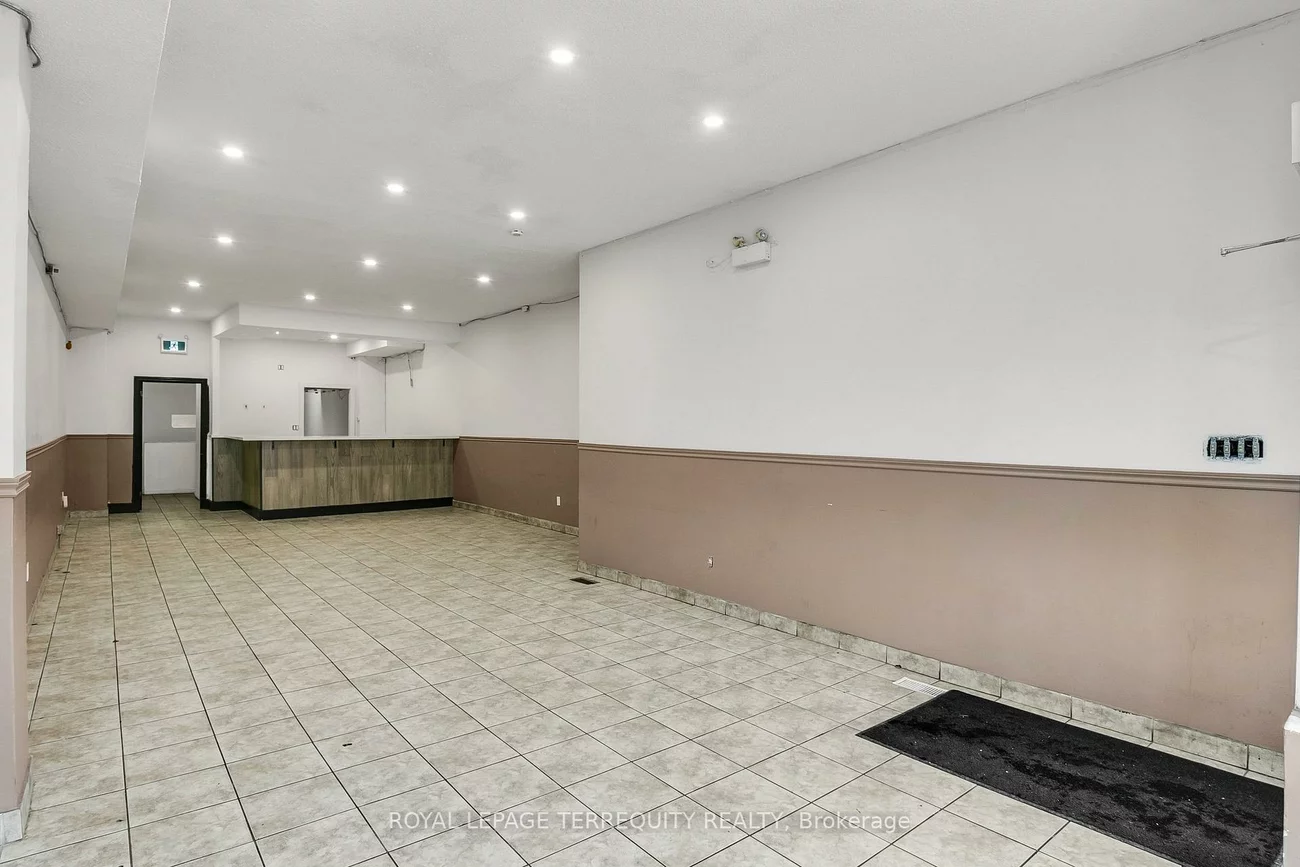 1680, St Clair, Weston-Pellam Park, Toronto