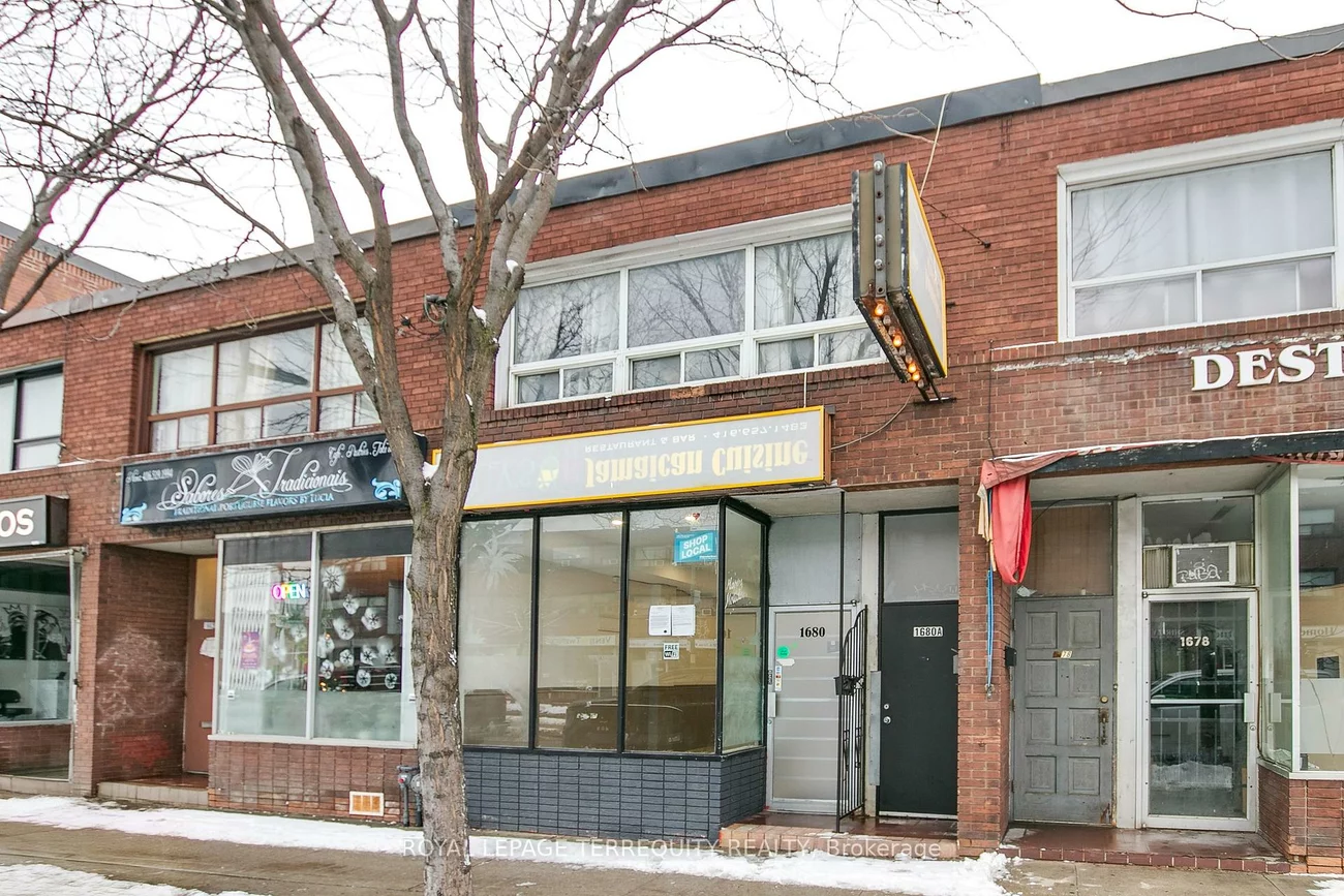 1680, St Clair, Weston-Pellam Park, Toronto