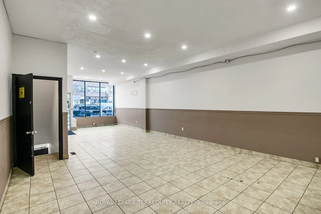 1680, St Clair, Weston-Pellam Park, Toronto