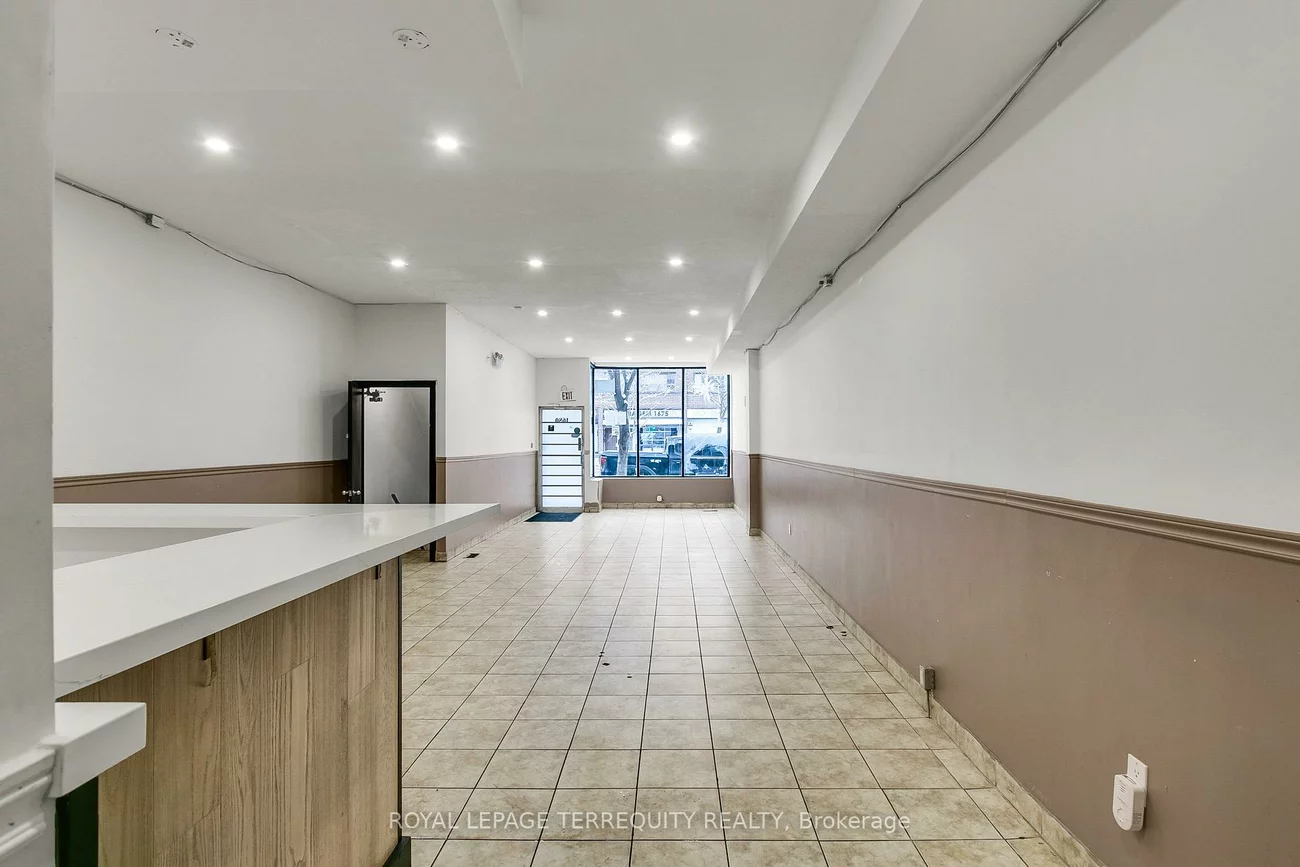 1680, St Clair, Weston-Pellam Park, Toronto