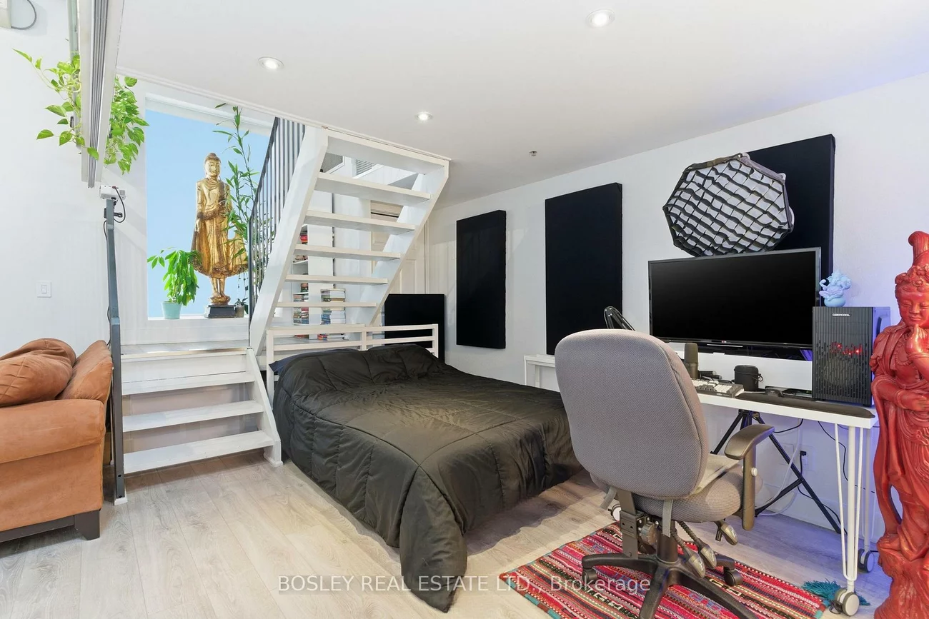 347, Sorauren, Roncesvalles, Toronto