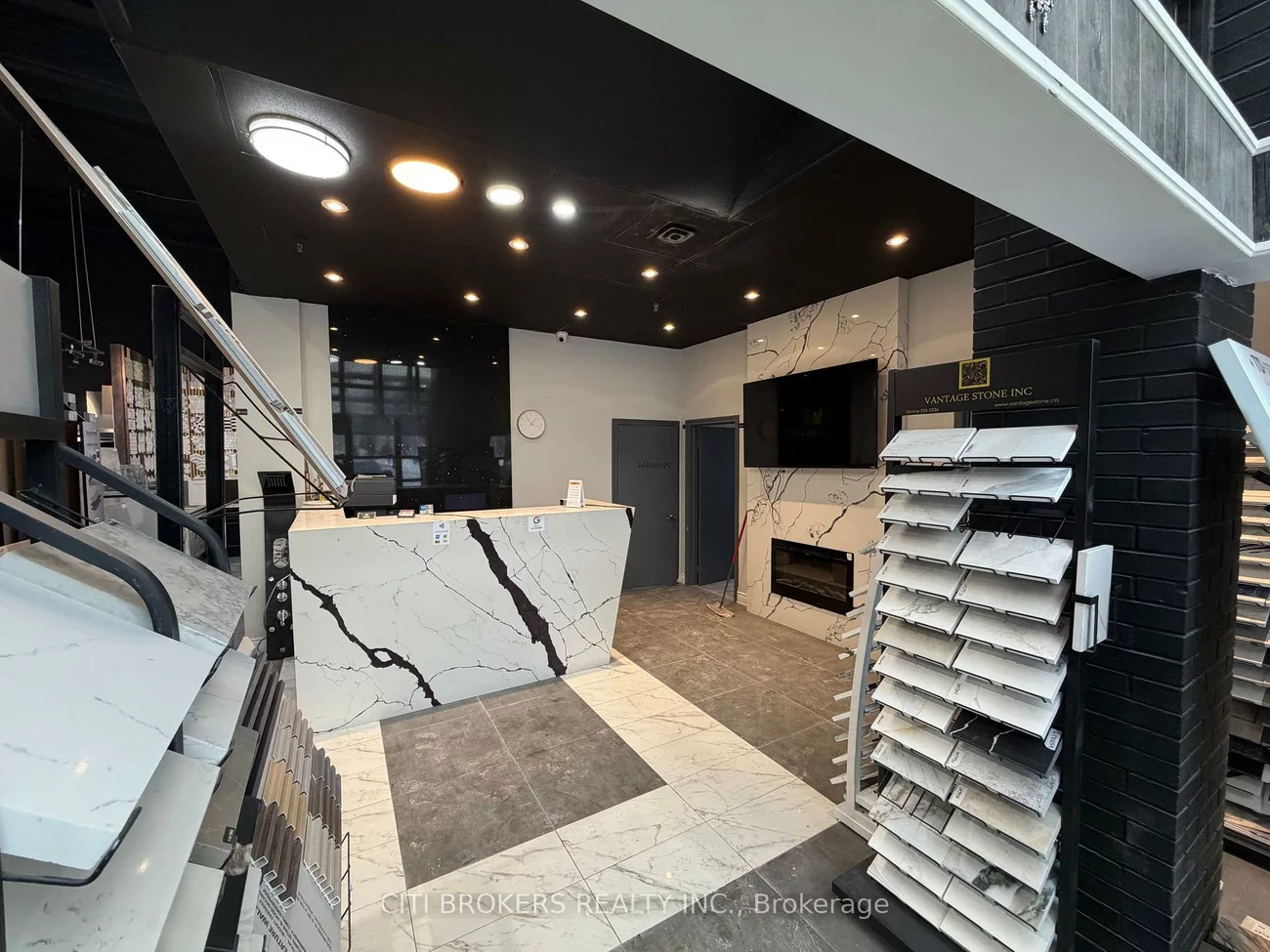 6805, Steeles, West Humber-Clairville, Toronto