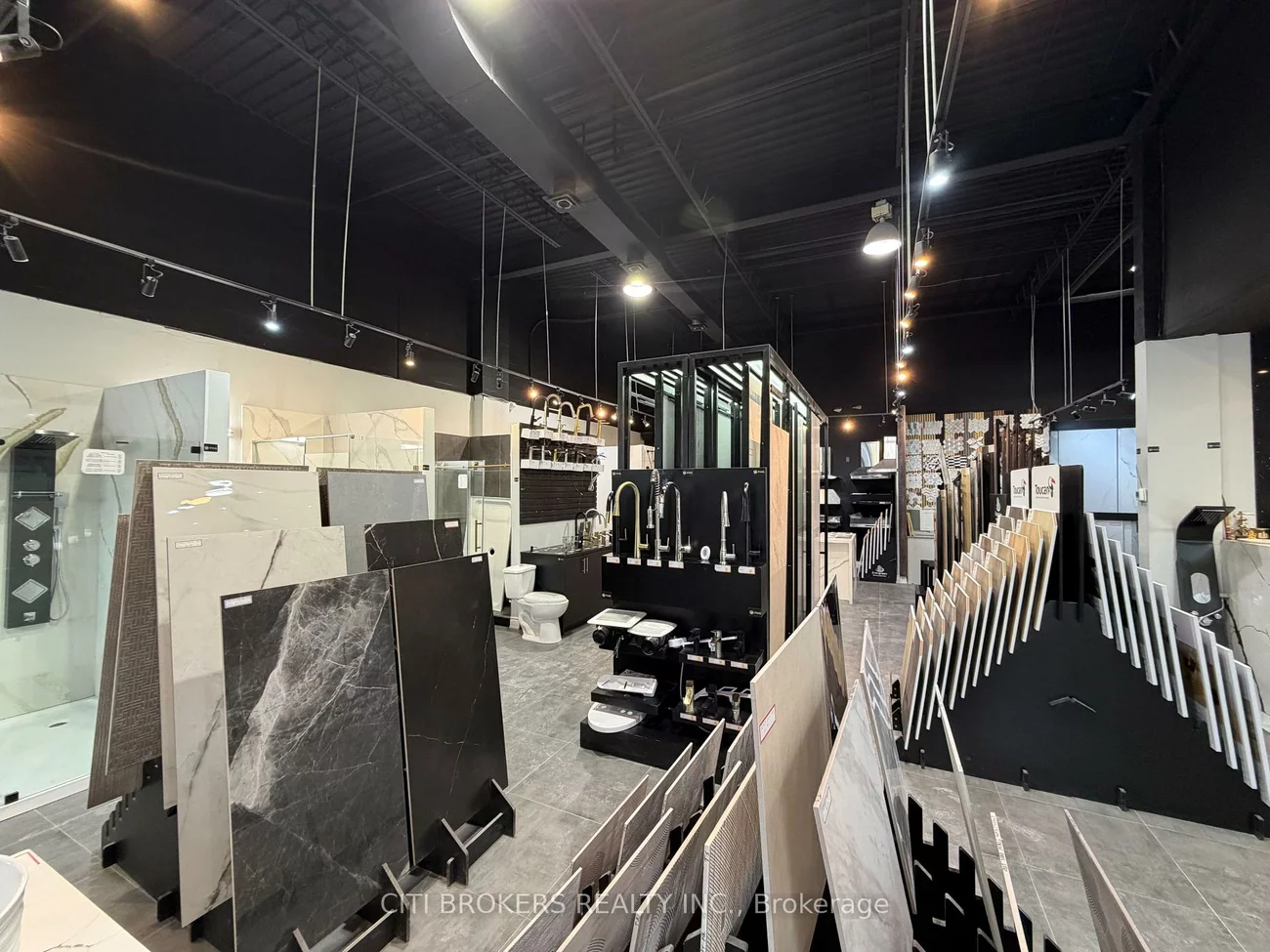 6805, Steeles, West Humber-Clairville, Toronto