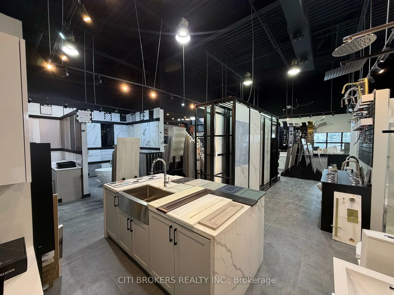 6805, Steeles, West Humber-Clairville, Toronto