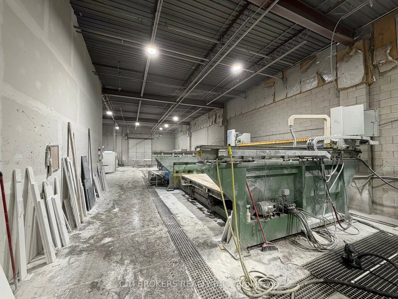 6805, Steeles, West Humber-Clairville, Toronto