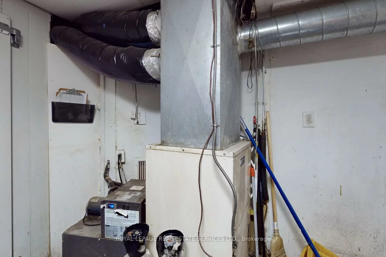 2184, Bloor, High Park North, Toronto