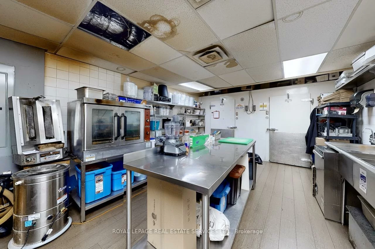 2184, Bloor, High Park North, Toronto