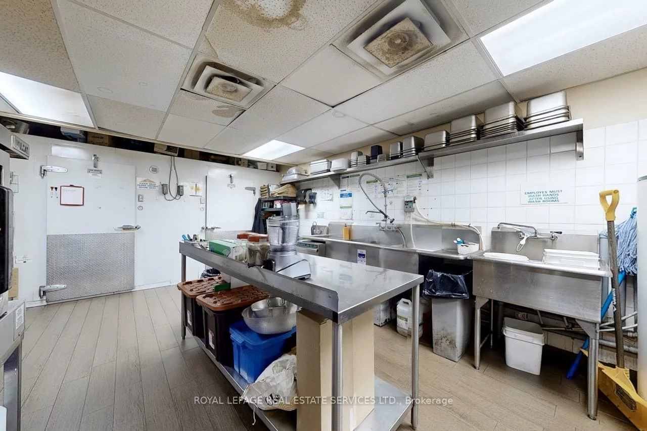 2184, Bloor, High Park North, Toronto