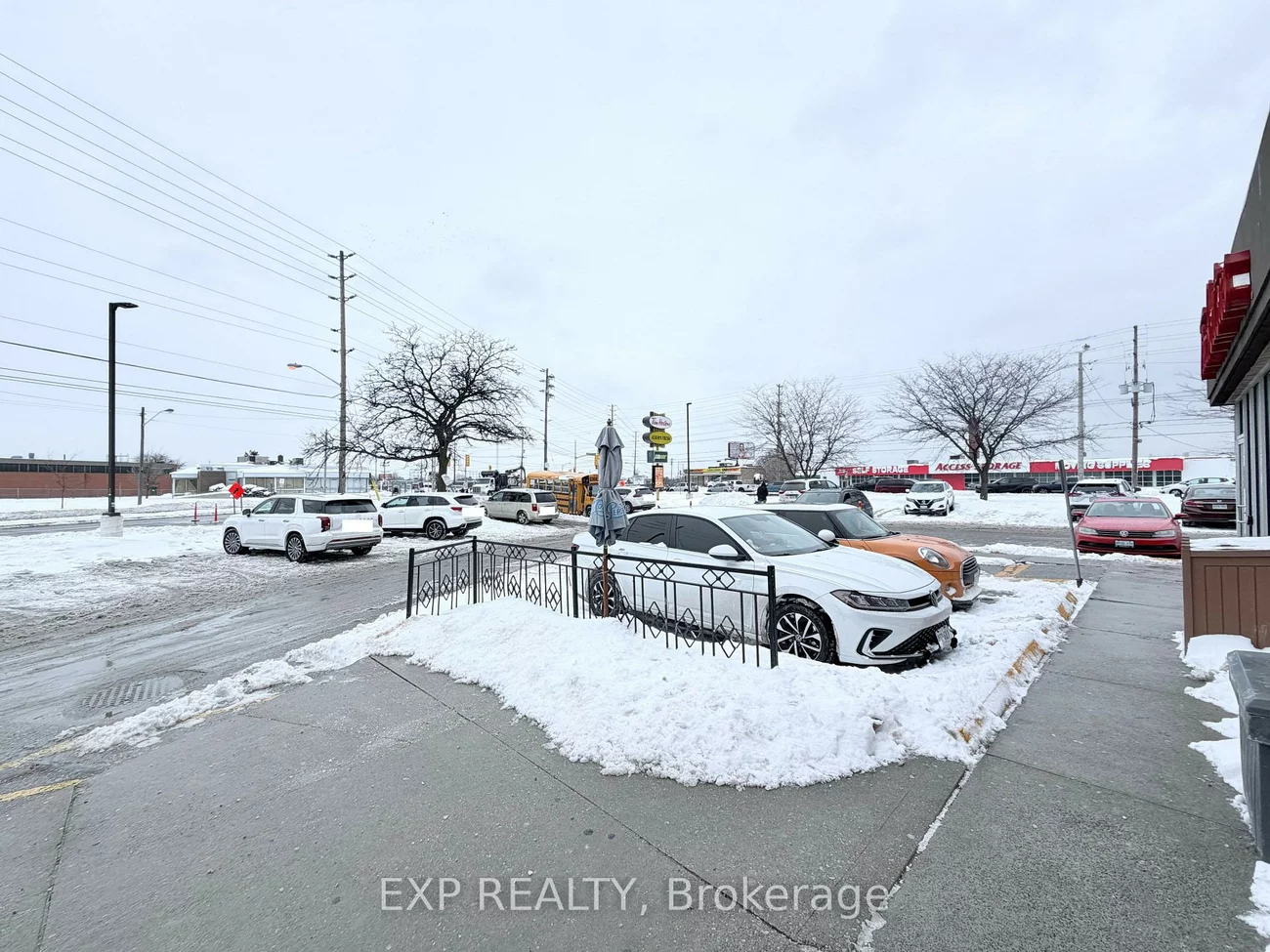 285, Rexdale, West Humber-Clairville, Toronto