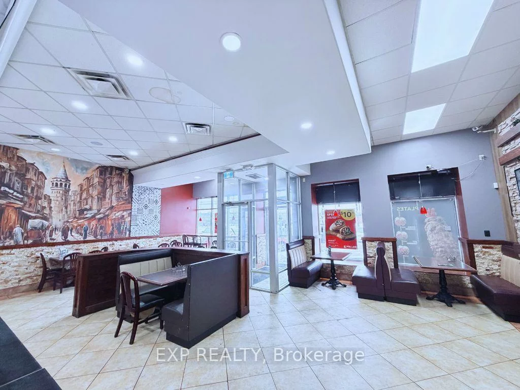 285, Rexdale, West Humber-Clairville, Toronto