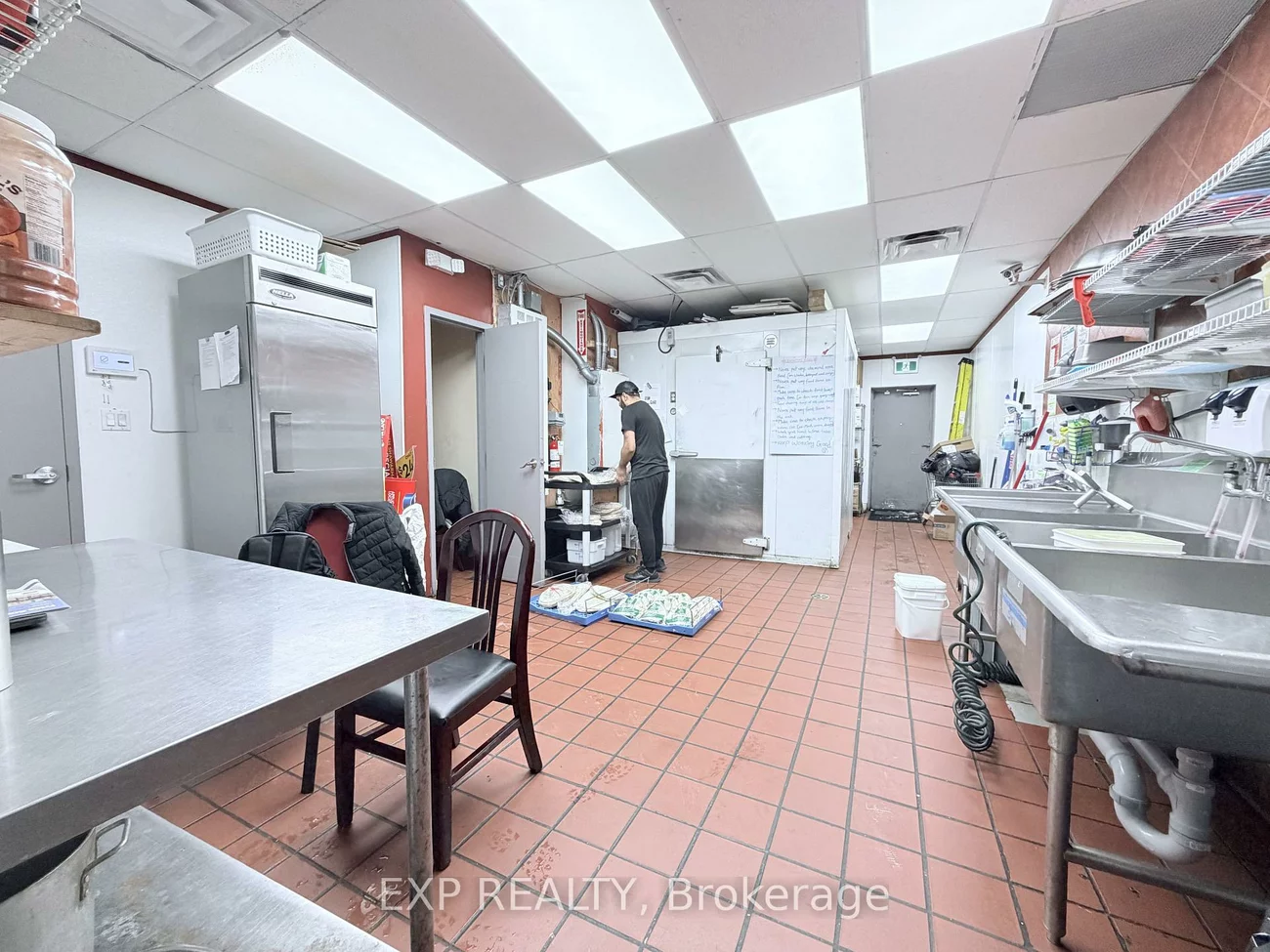 285, Rexdale, West Humber-Clairville, Toronto