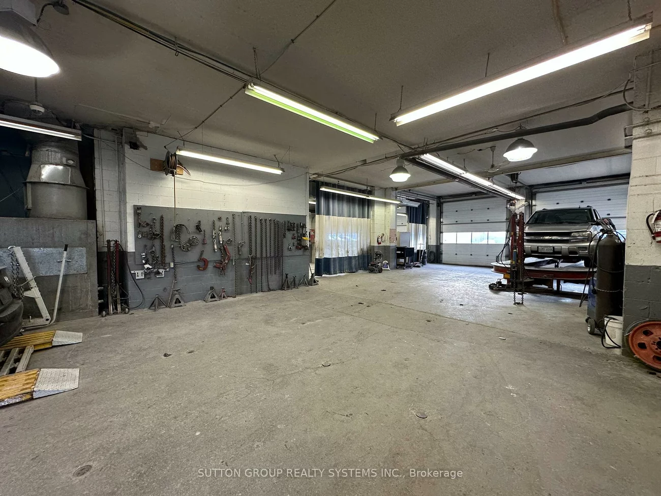 25 & 29, Milford, Brookhaven-Amesbury, Toronto