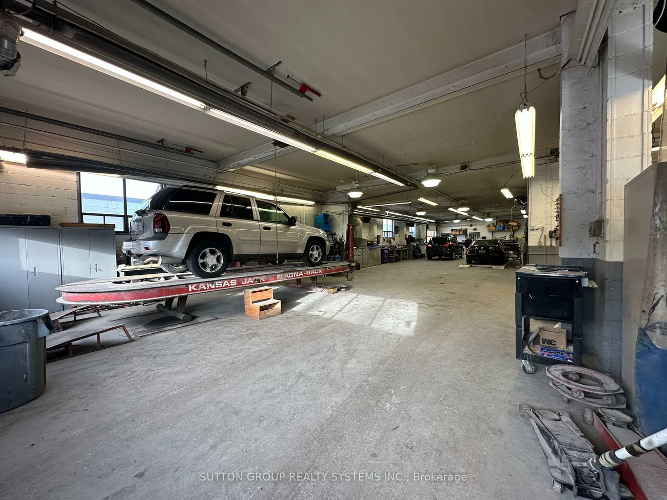 25 & 29, Milford, Brookhaven-Amesbury, Toronto