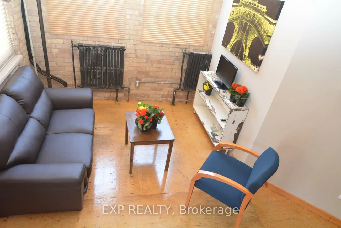 2480, Dundas, High Park North, Toronto