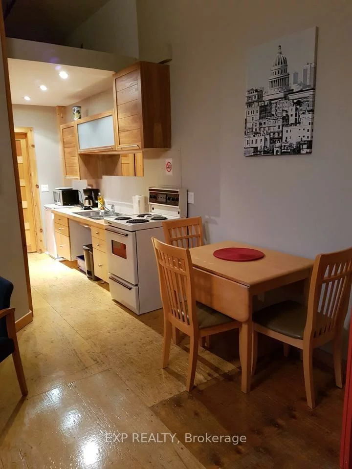 2480, Dundas, High Park North, Toronto