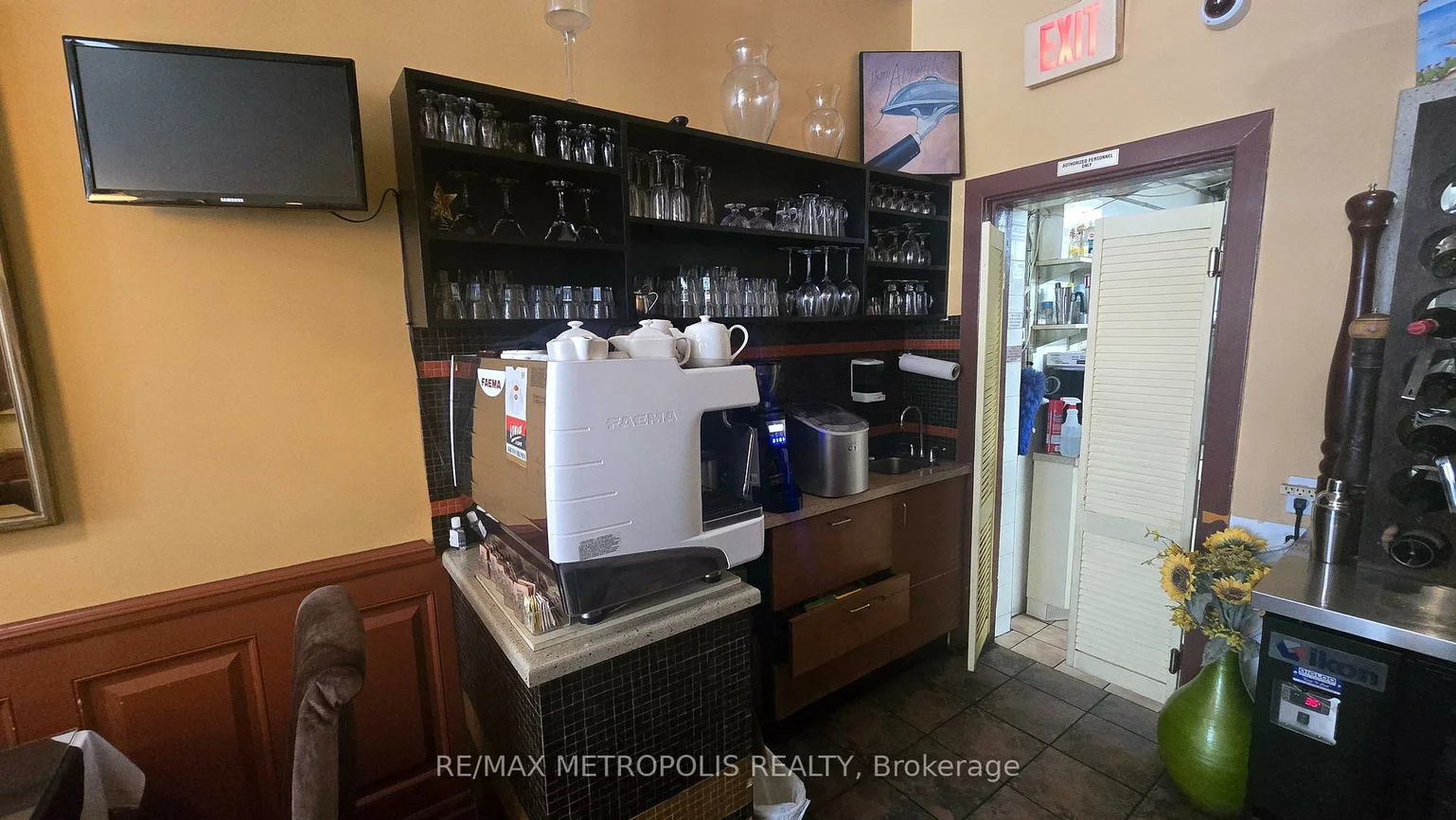 2372, Bloor, Runnymede-Bloor West Village, Toronto