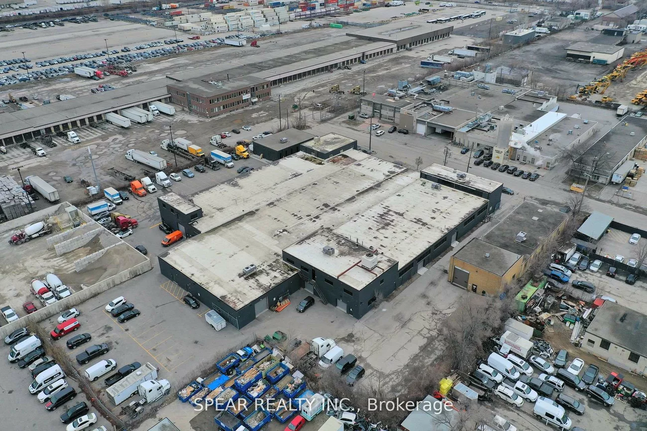 16 - 20, Newbridge, Islington-City Centre West, Toronto