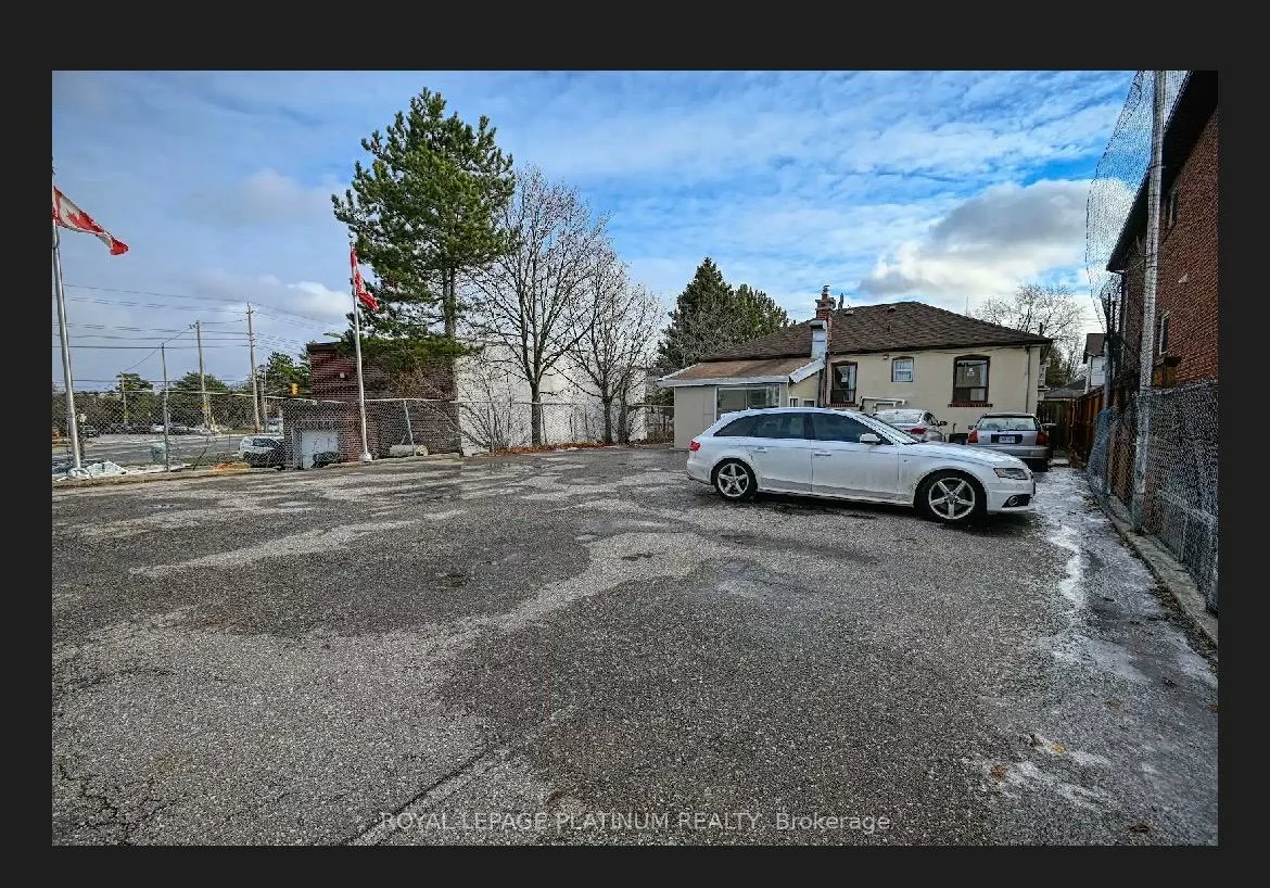 2, Elmhurst, Elms-Old Rexdale, Toronto