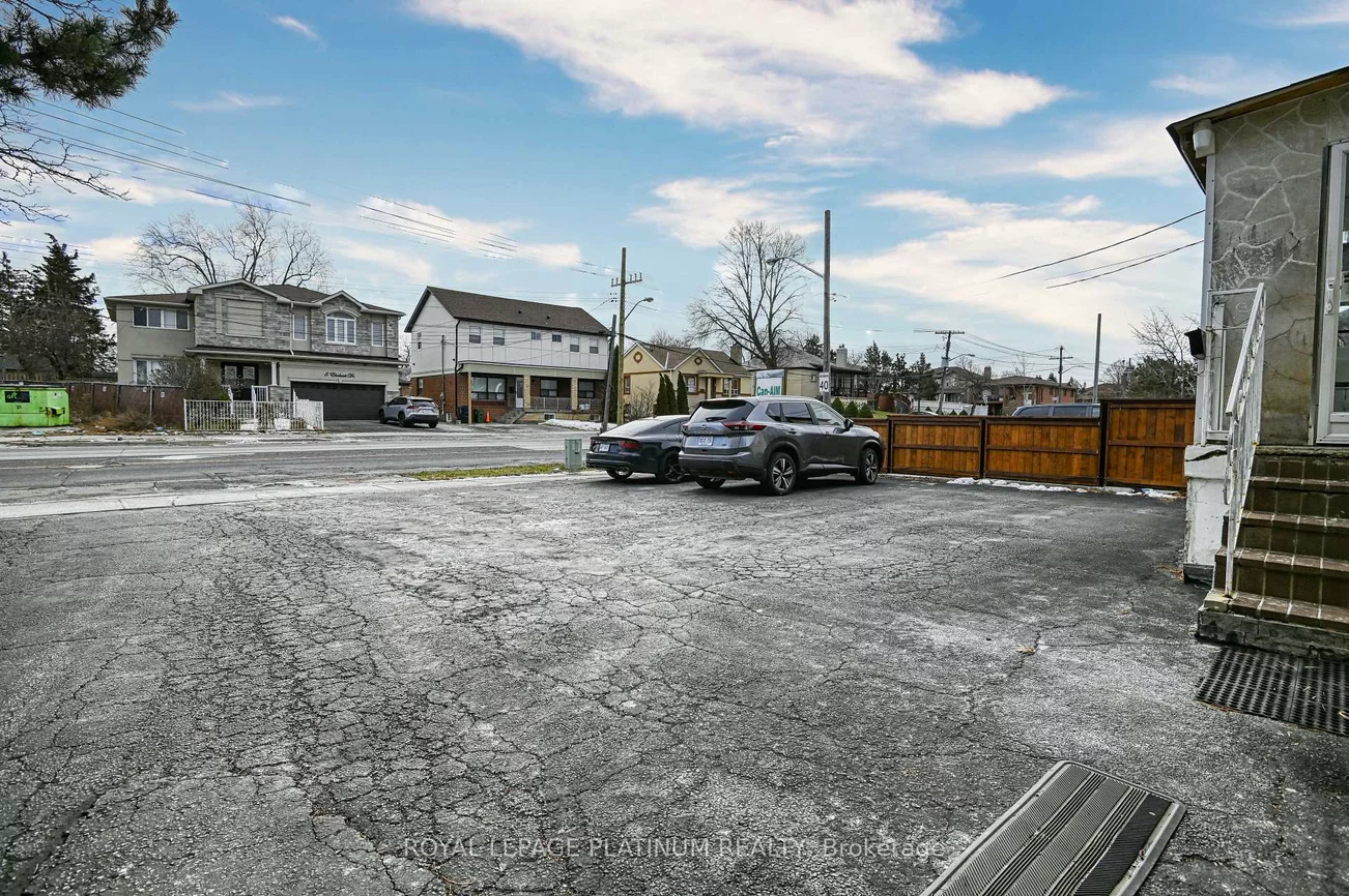 2, Elmhurst, Elms-Old Rexdale, Toronto