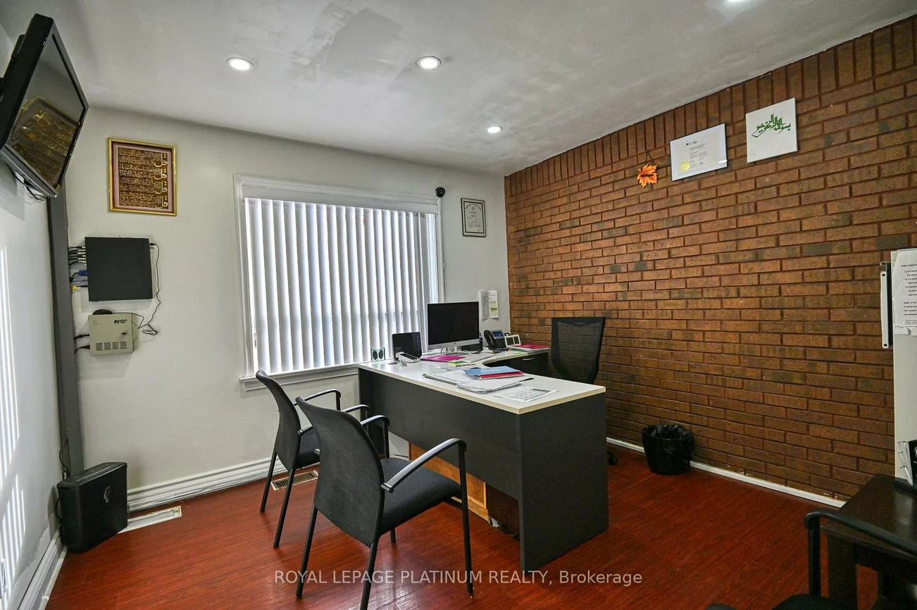 2, Elmhurst, Elms-Old Rexdale, Toronto