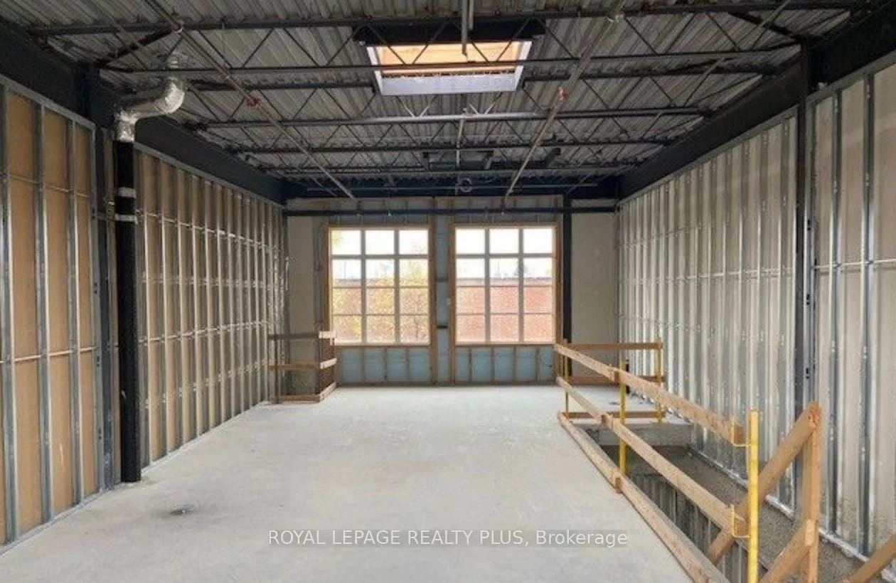 68, Jutland, Islington-City Centre West, Toronto