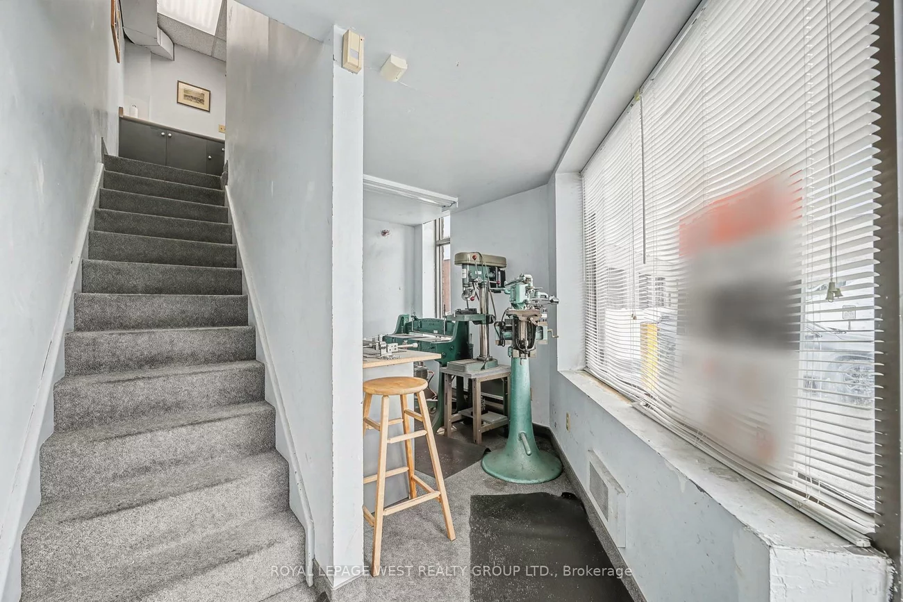 2, Steinway, West Humber-Clairville, Toronto