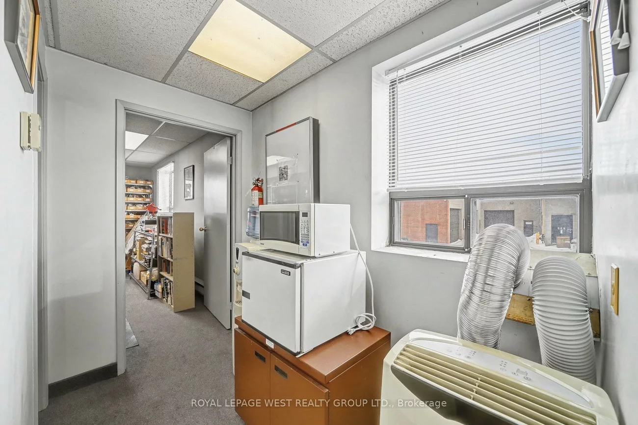 2, Steinway, West Humber-Clairville, Toronto