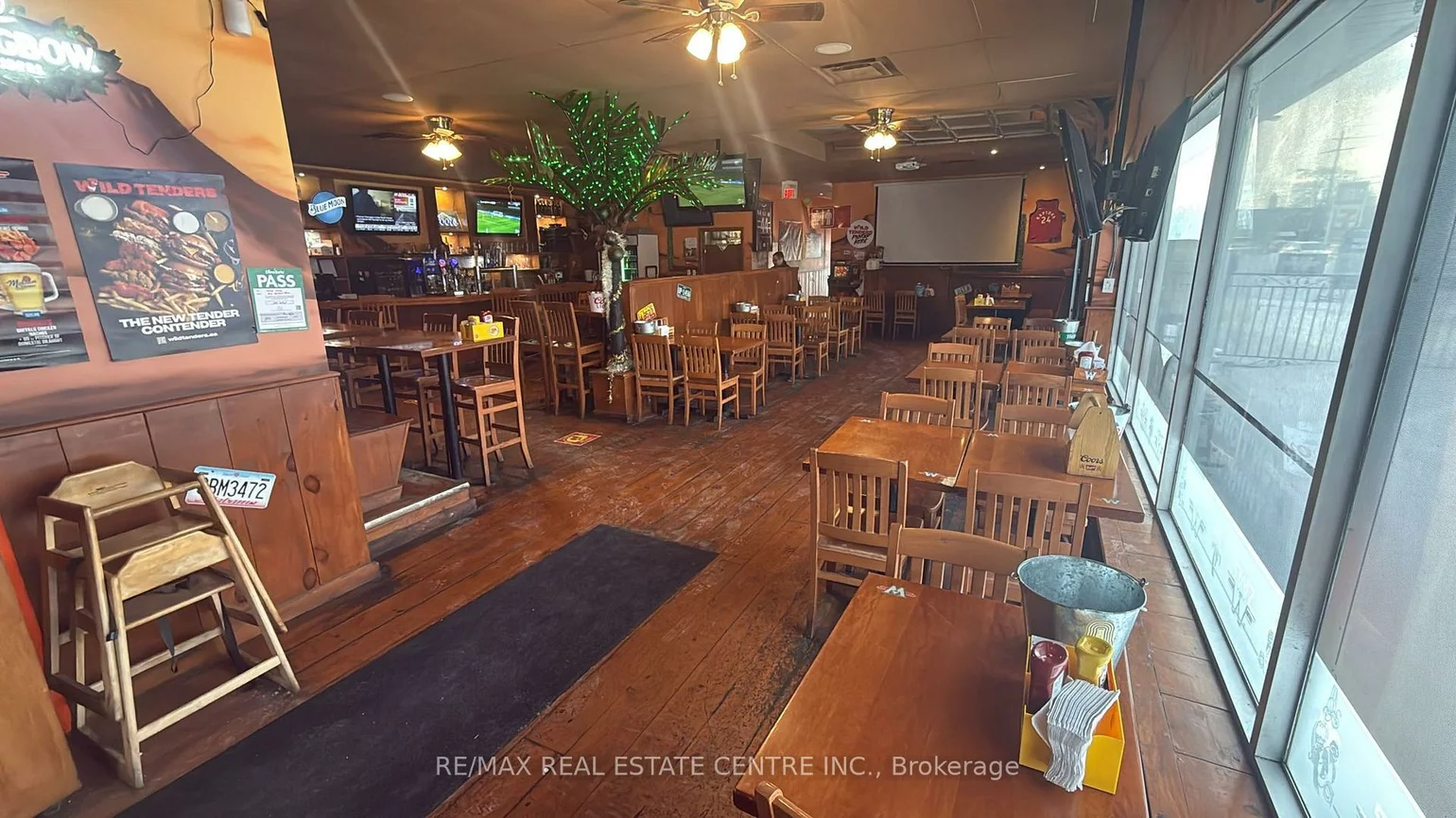 1617, Wilson, Downsview-Roding-CFB, Toronto