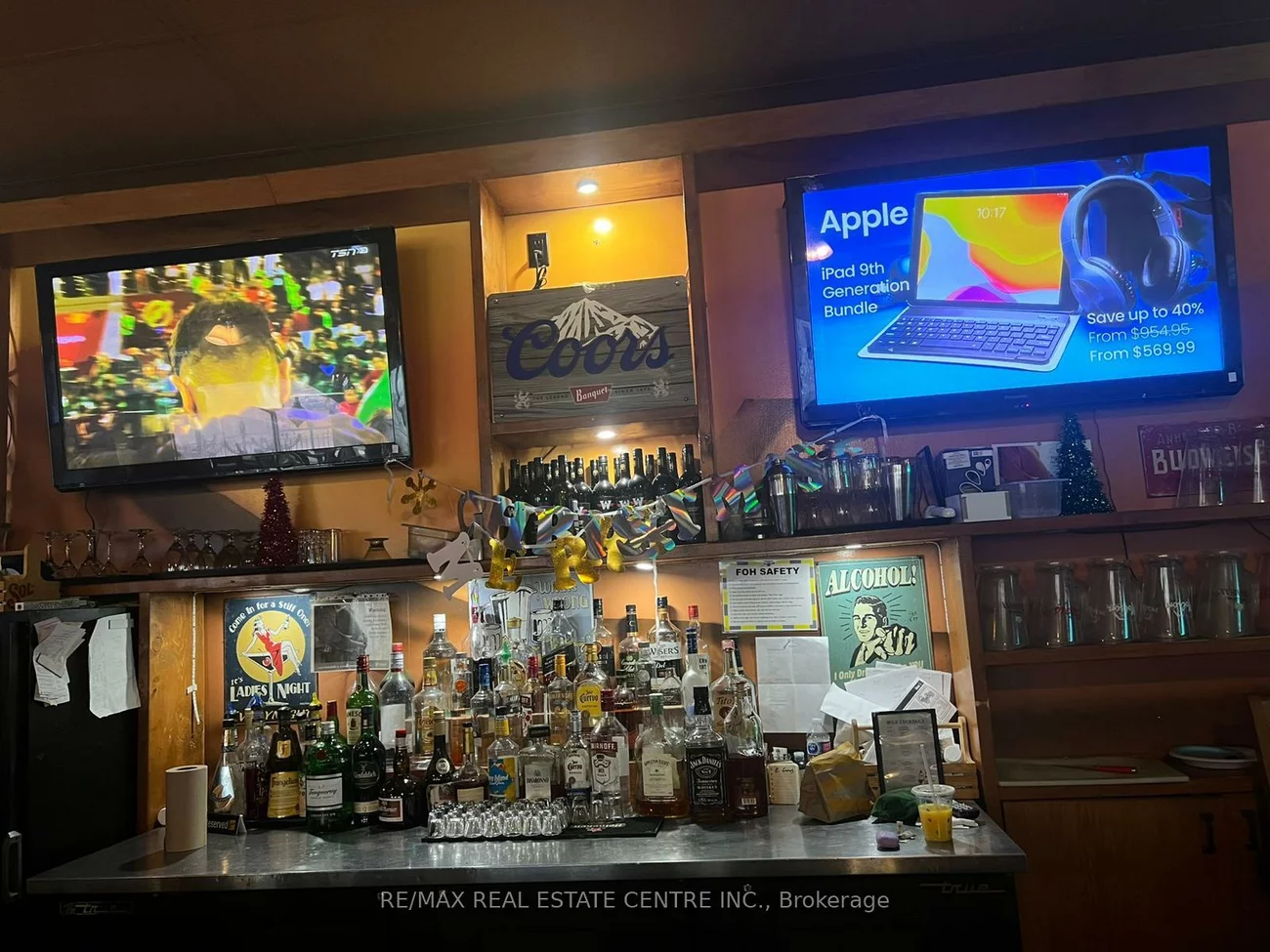 1617, Wilson, Downsview-Roding-CFB, Toronto