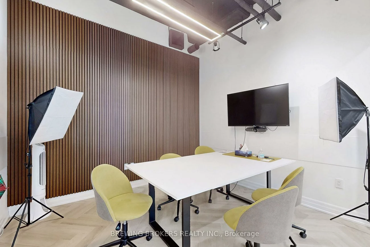 1275, Finch, York University Heights, Toronto