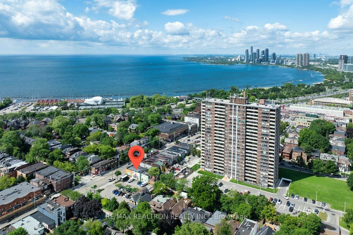 1640, Queen, Roncesvalles, Toronto